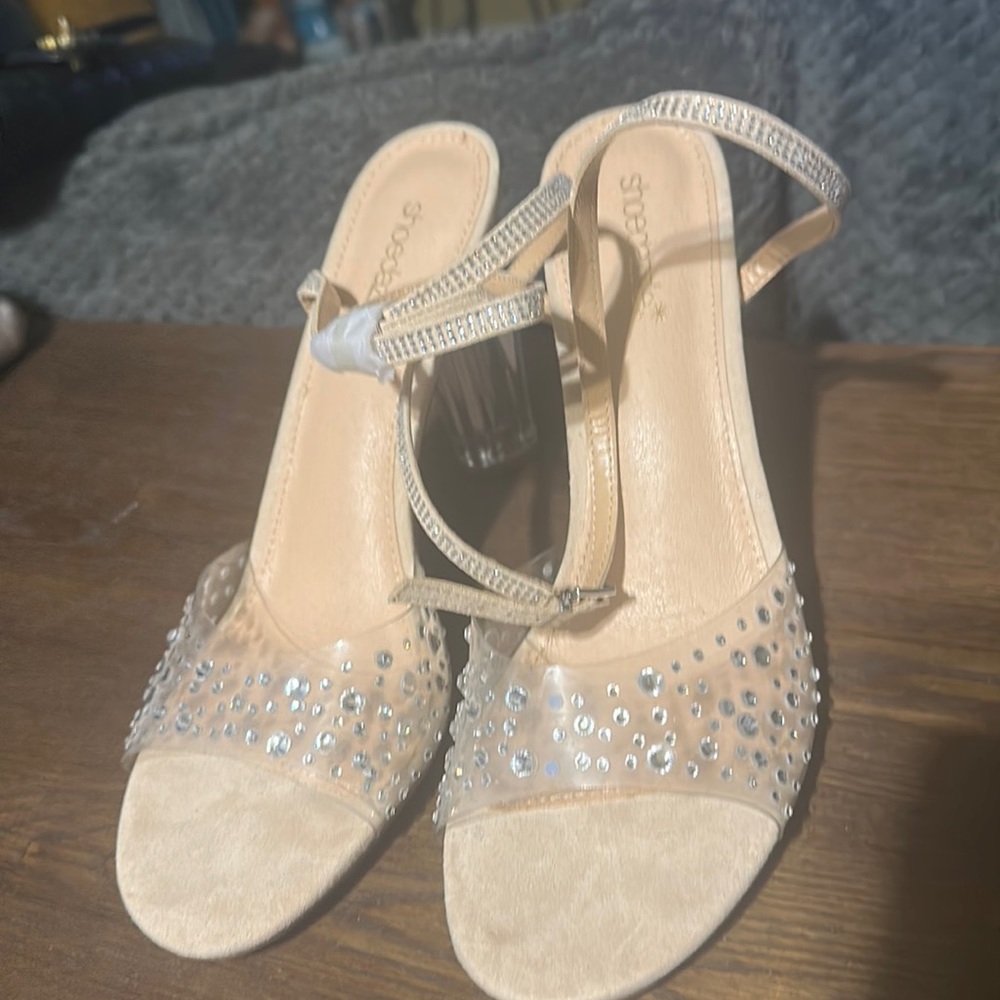 Never worn Shoedazzle cream/tan hi heel clear w/ stones